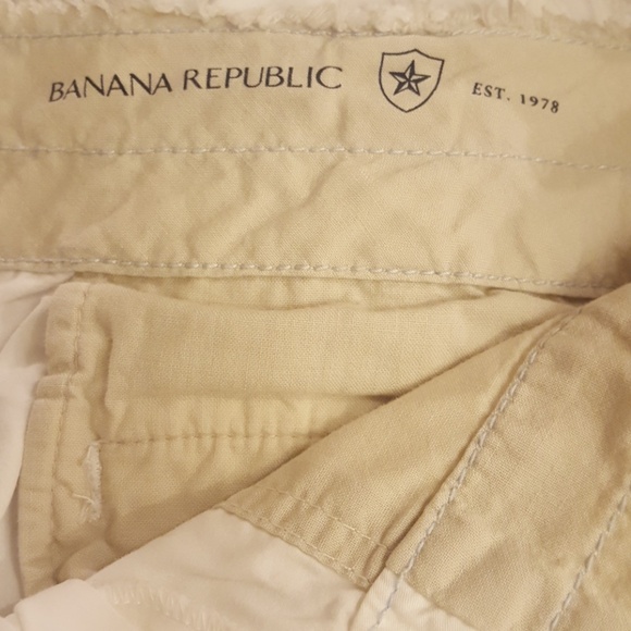 Banana Republic 💙White Cropped Cargo Pants - Picture 5 of 8